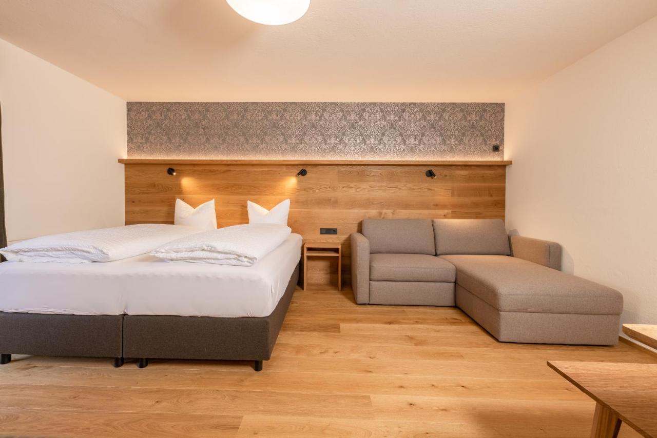 Pension Gulla - Ferienhaus Appartements B&B Neustift im Stubaital Exteriör bild